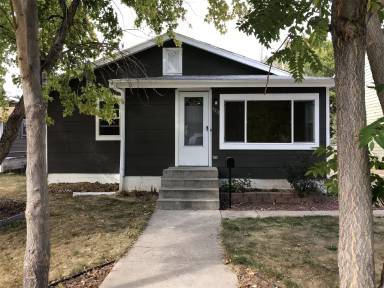 Main picture of 1003 E 2nd St