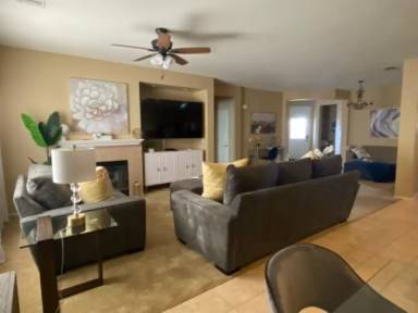 Main picture of 8 Matthau Dr