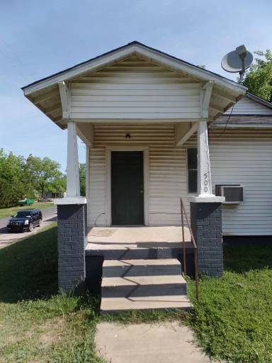 Main picture of 500 E 16th St