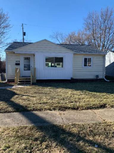 Main picture of 2038 Wood Ln