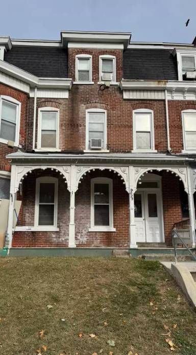 Main picture of 929 W Gordon St