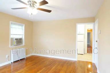 Main picture of 8712 Plymouth St