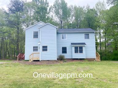 Main picture of 2418 Moran St