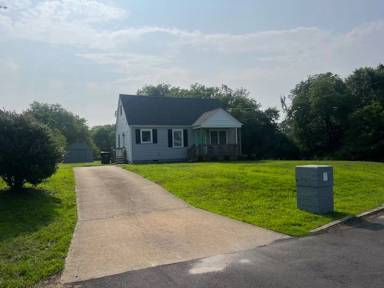 Main picture of 6925 Partridge St