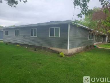 Main picture of 1731 La Crescent St
