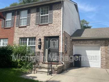 Main picture of Meyers Court Townhouses