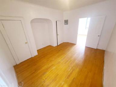 Main picture of 10011 Metropolitan Ave