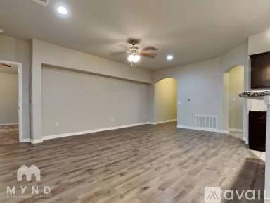 Main picture of 352 Langely
