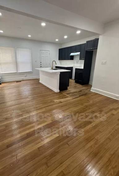 Main picture of 4610 Victor St