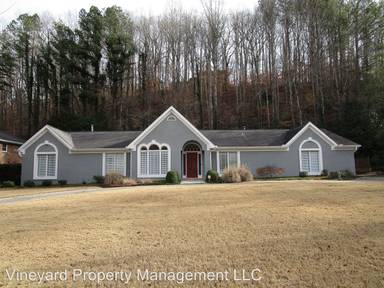 Main picture of 1190 Oakhaven Dr