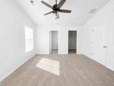 Main picture of 40 Blackberry Cir