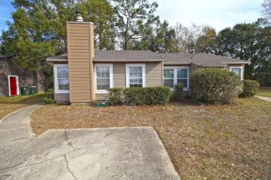 Main picture of 7806 Calahan Pl