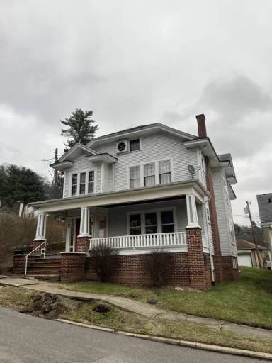 Main picture of 10 Edglawn Ave