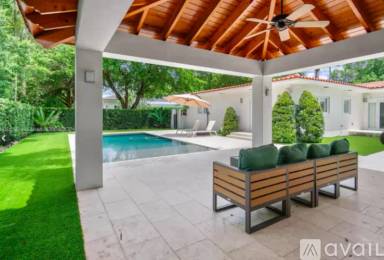 Main picture of 4001 Segovia St