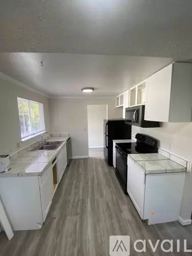 Main picture of 2209 O Pl NE