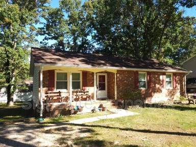 Main picture of 303 Azalia Dr