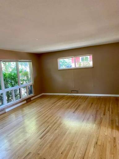 Main picture of 3055 Moorhead Ave