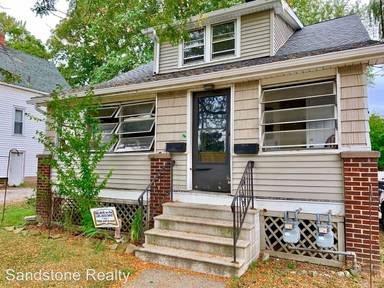 Main picture of 775 W River Rd N