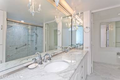 Main picture of Harbor Court