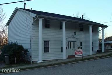 Main picture of 210 Wright St