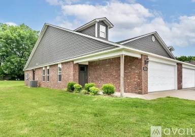 Main picture of 220 N Marietta Way