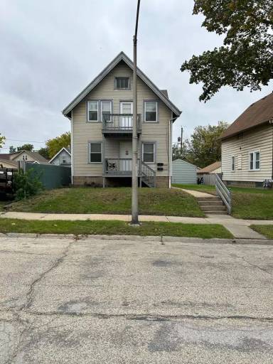 Main picture of 1202 S 65th St