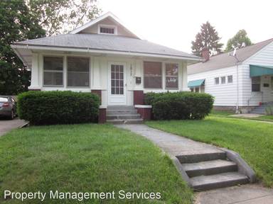 Main picture of 1817 Marine St