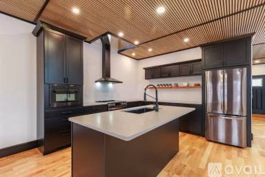 Main picture of 119 N Center Ave