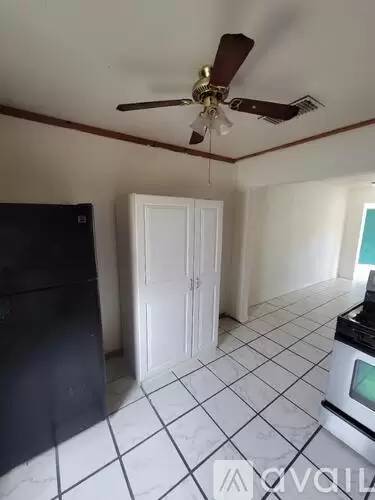 Main picture of 202 S Palm Dr