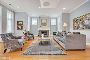Main picture of 2333 W North Ave