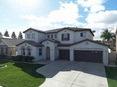 Main picture of 10317 Titanium St