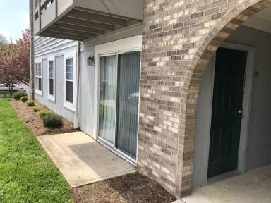 Main picture of College Park Condominiums