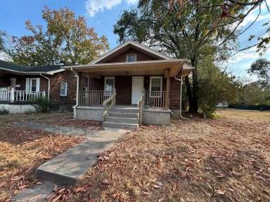 Main picture of 704 16th Ave