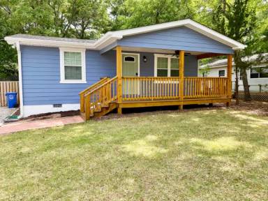 Main picture of 1023 S Myrtle Dr