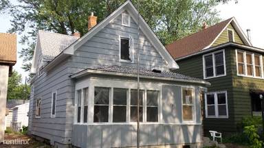Main picture of 1331 Buchanan St NE