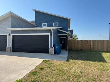 Main picture of 1609 SW Casuarina Dr