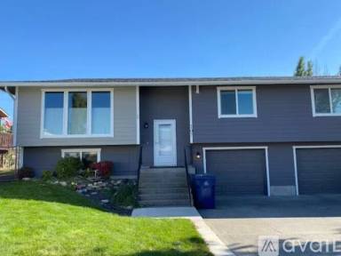 Main picture of 107 S Moen St