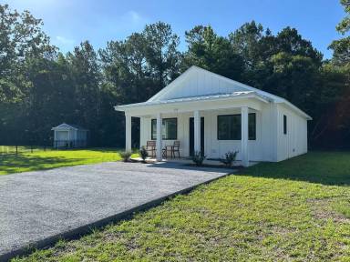 Main picture of 115 Long Pond Loop