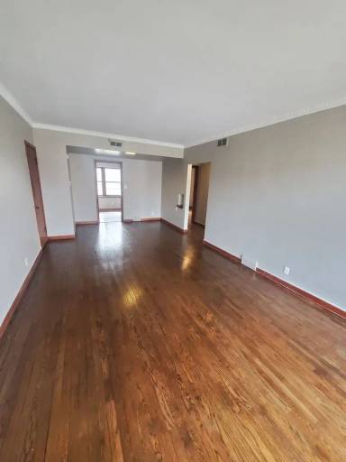 Main picture of 2415 W Congress St