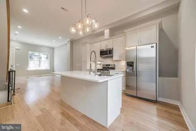 Main picture of 1522 S 25th St
