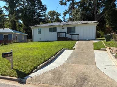 Main picture of 2244 Gary Ct NW