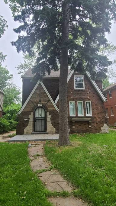 Main picture of 15351 Whitcomb St
