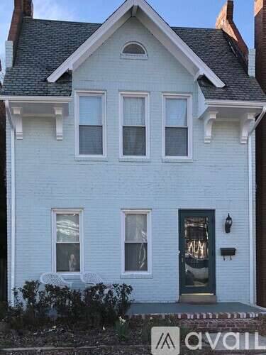 Main picture of 118 S Colonial Ave