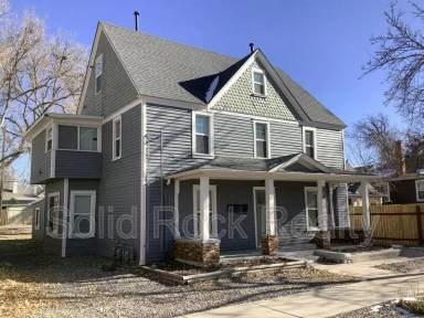 Main picture of 219 N Institute St