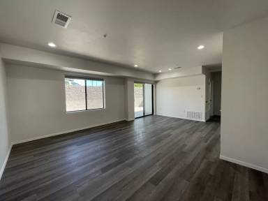 Main picture of 920 Shoofly St