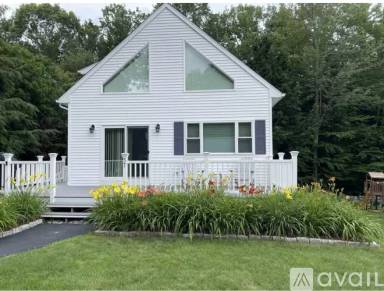 Main picture of 57 Meetinghouse Rd