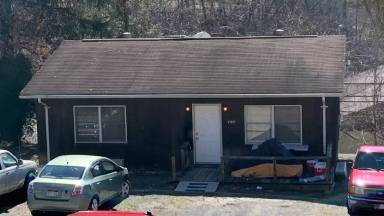 Main picture of 727 Powell Ave