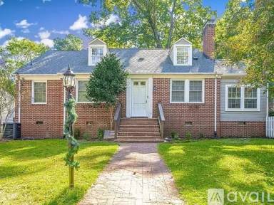 Main picture of 425 N May St