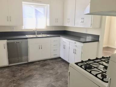 Main picture of 10236 Walnut St