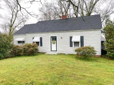 Main picture of 296 Benson St
